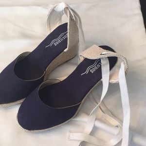 Navy blue wedge soludos